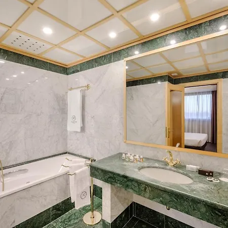 Life Poliziano, By R Collection Otel 4*
