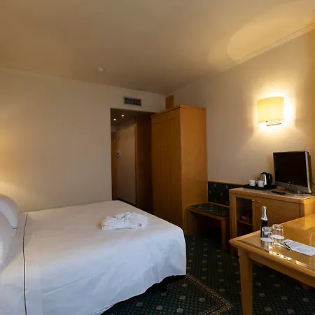 Life Poliziano, By R Collection Otel 4*