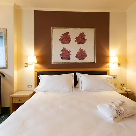 Otel Life Poliziano, By R Collection 4*